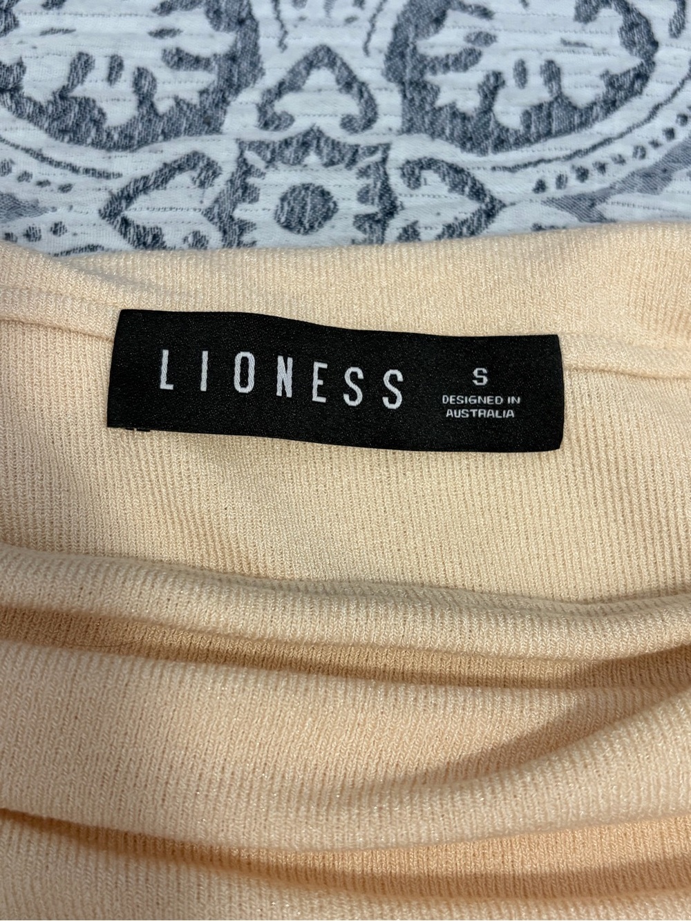 Lioness x REVOLVE Field of Dreams Cream off-the-shoulder maxi dress Small - Picture 12 of 14